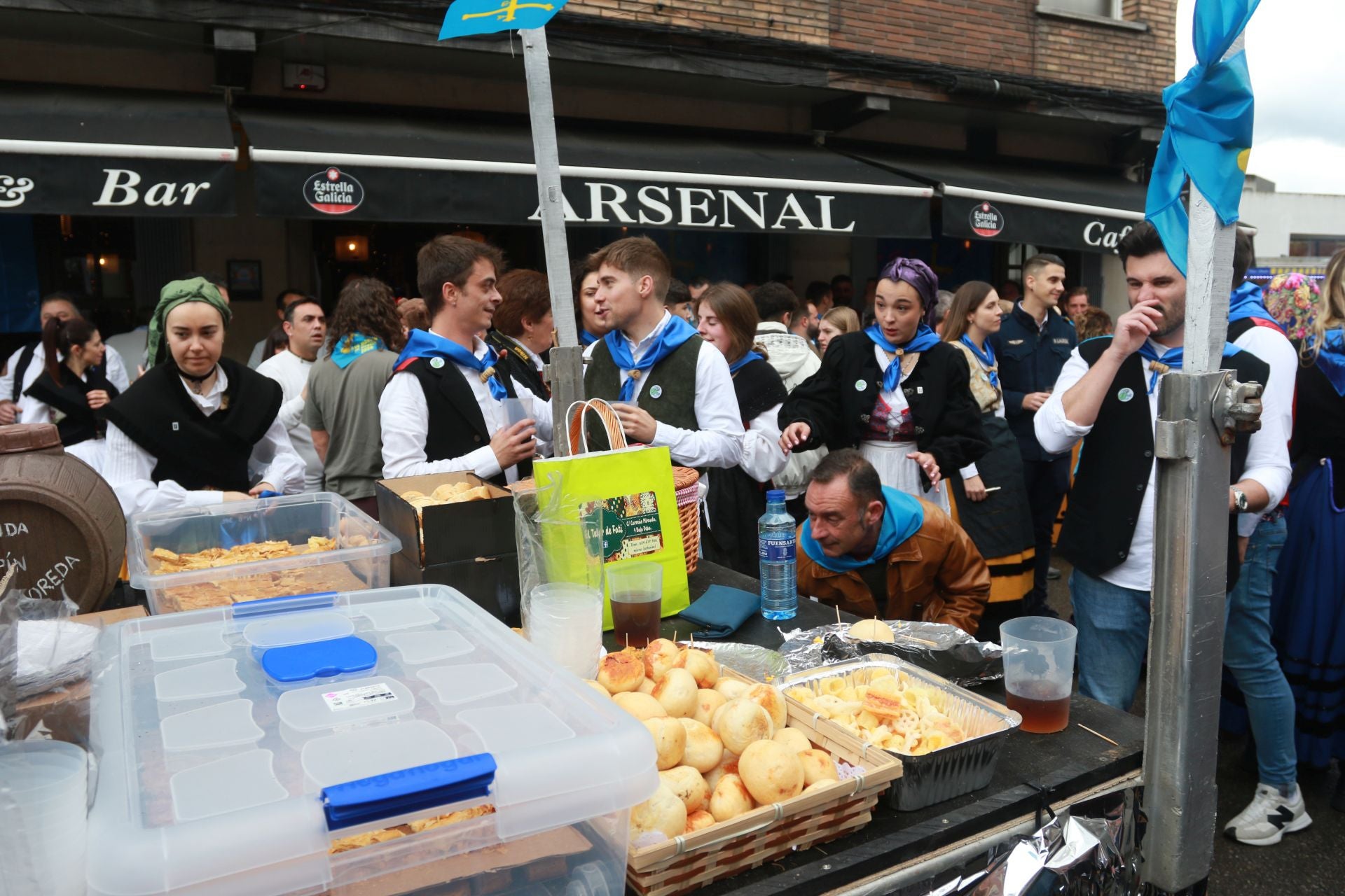 Moreda de Aller se echa a las calles para celebrar los Humanitarios
