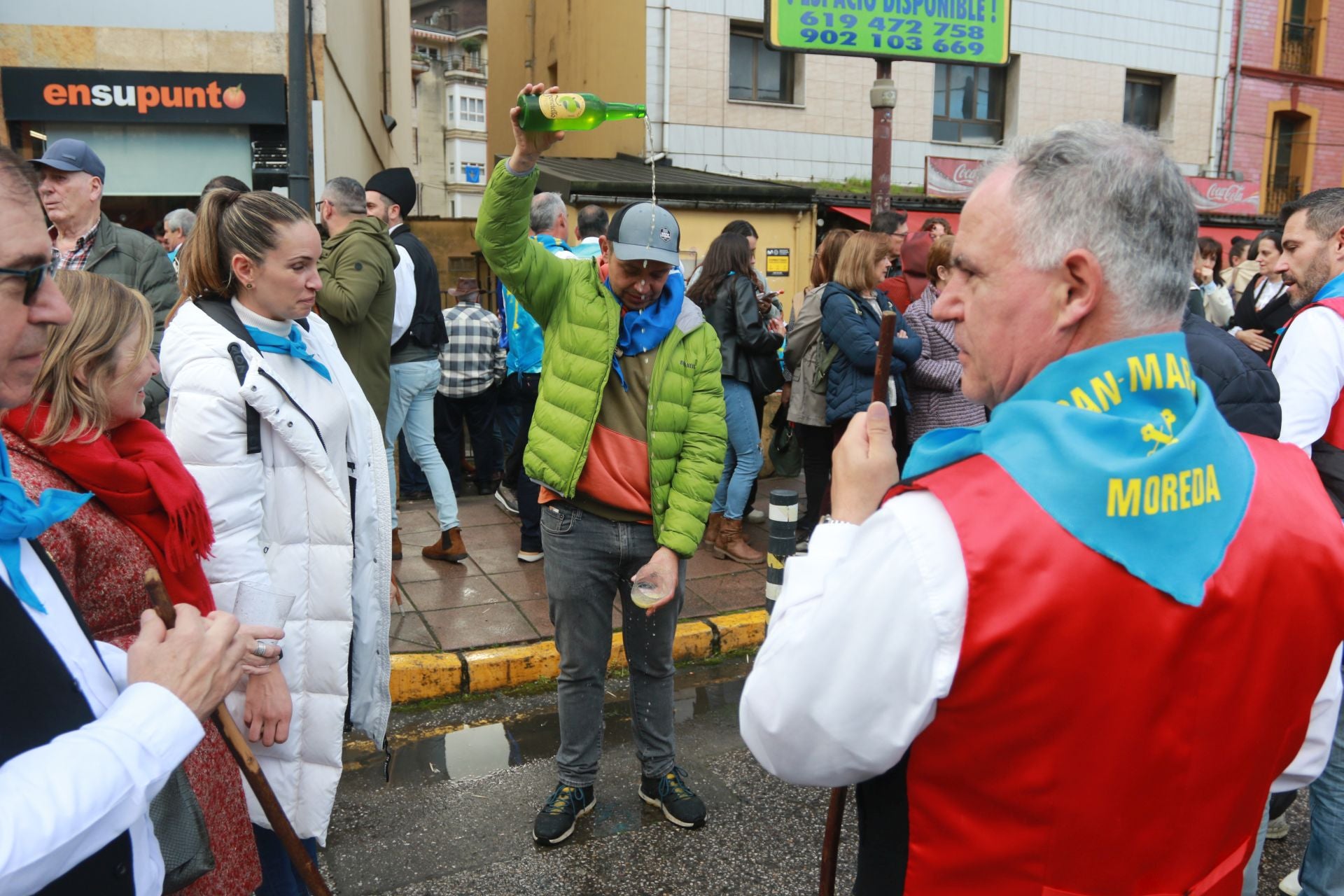 Moreda de Aller se echa a las calles para celebrar los Humanitarios