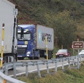 Tráfico pide a los transportistas utilizar rutas alternativas al puerto de Pajares debido a las previsiones de nieve