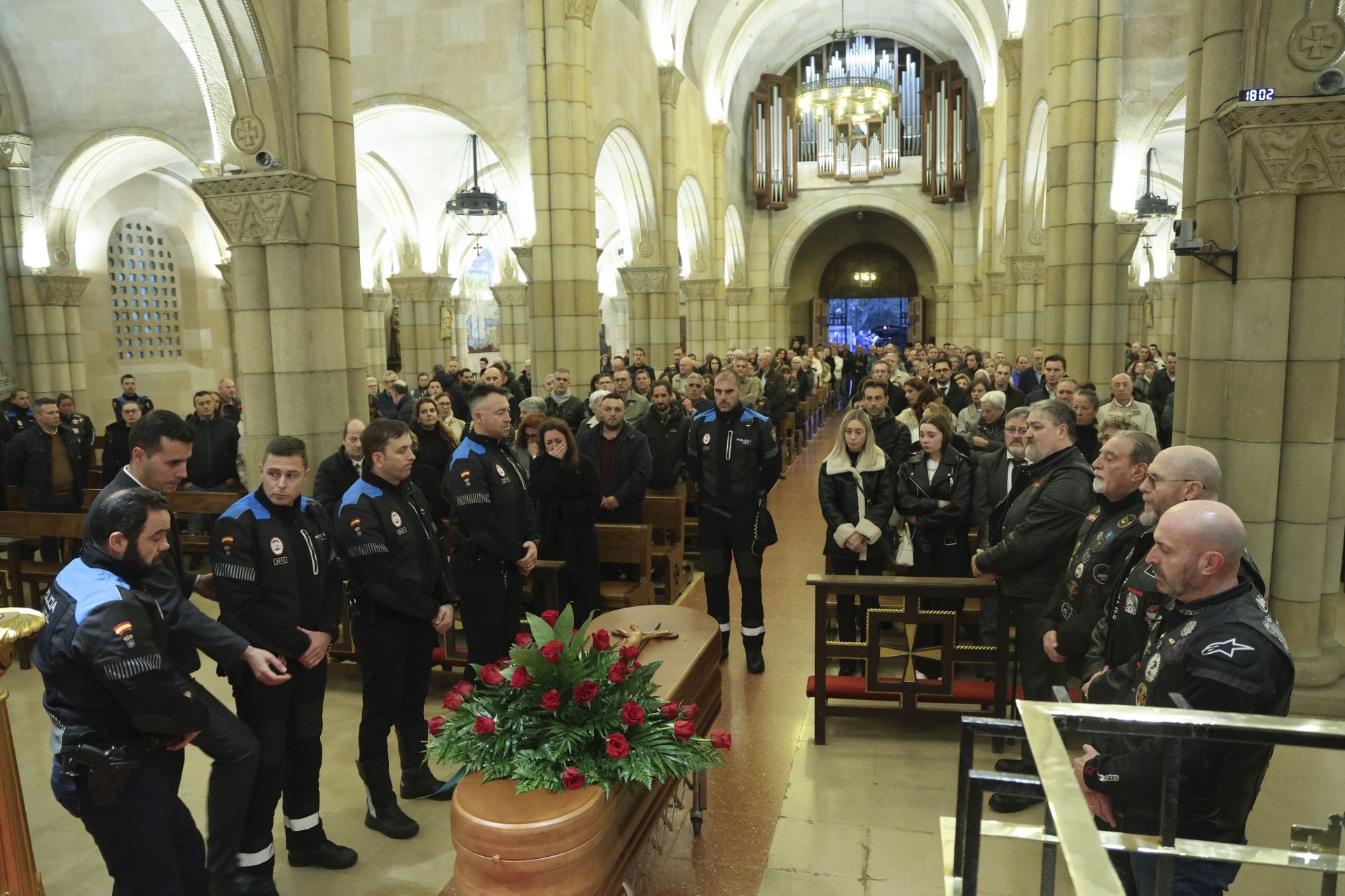 Multitudinario adiós en Gijón al Policía Local Gilberto González