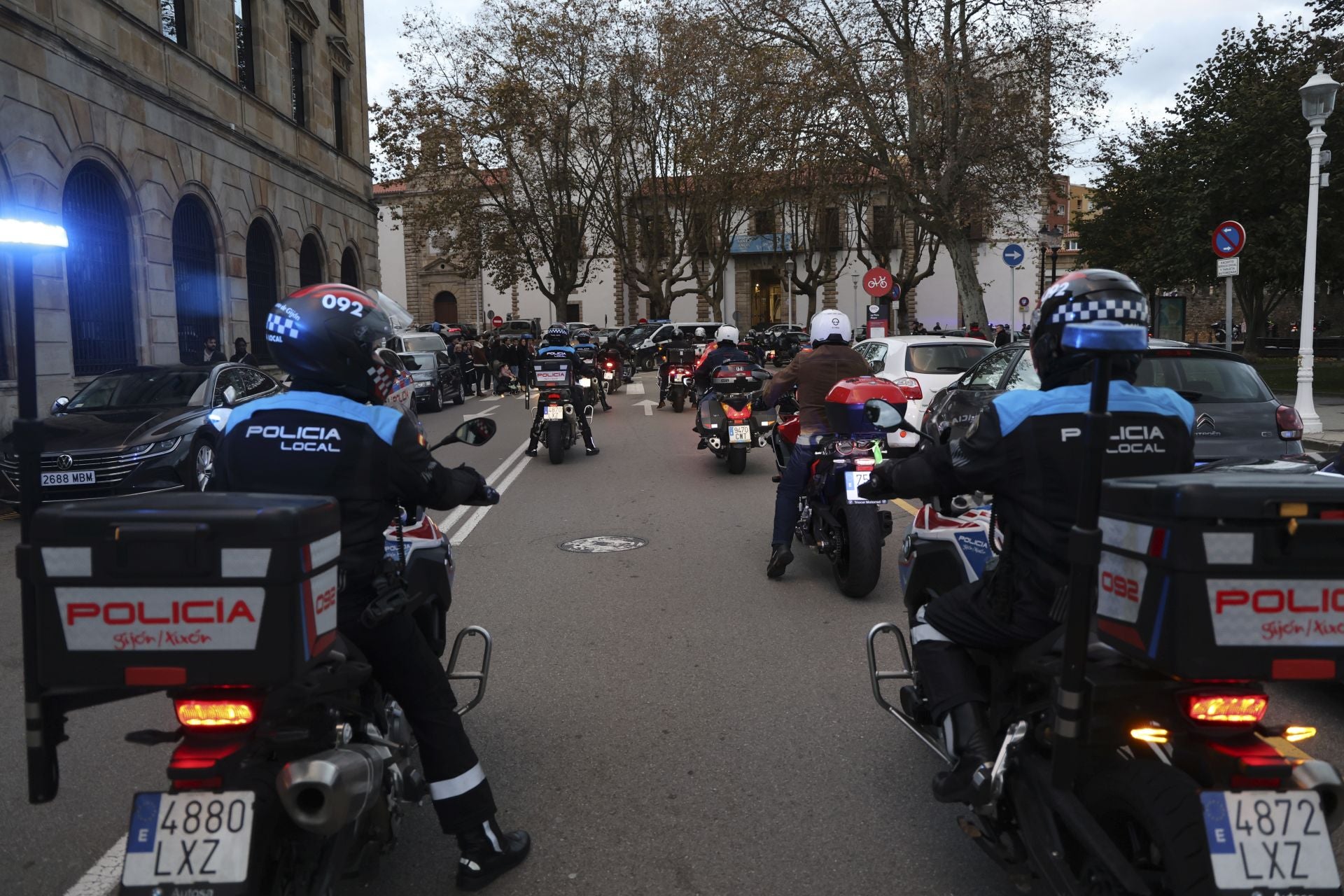 Multitudinario adiós en Gijón al Policía Local Gilberto González