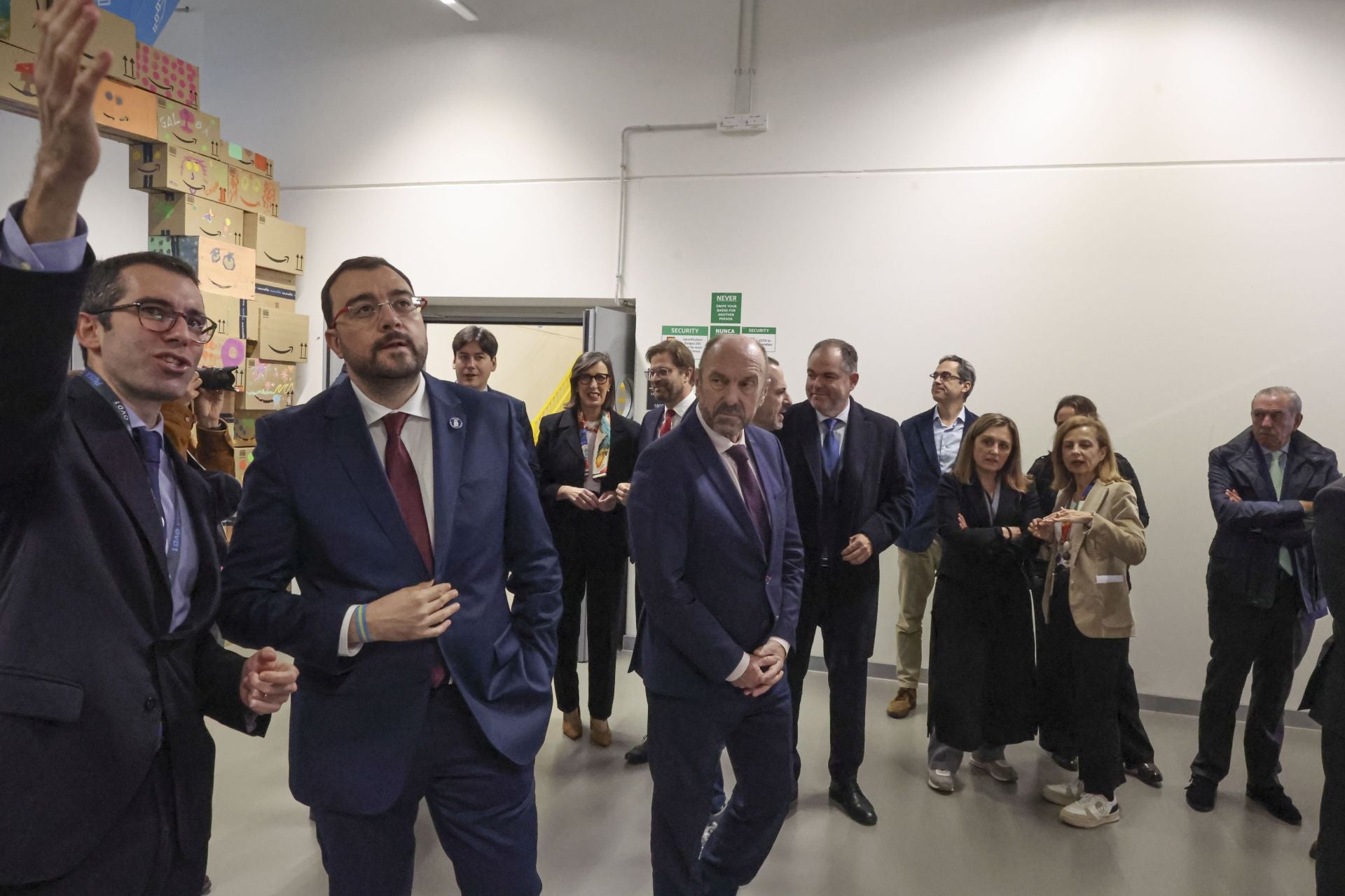 Inauguración oficial del centro logístico Amazon en Siero