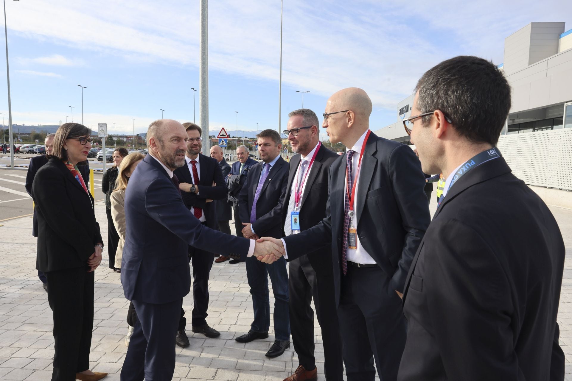 Inauguración oficial del centro logístico Amazon en Siero