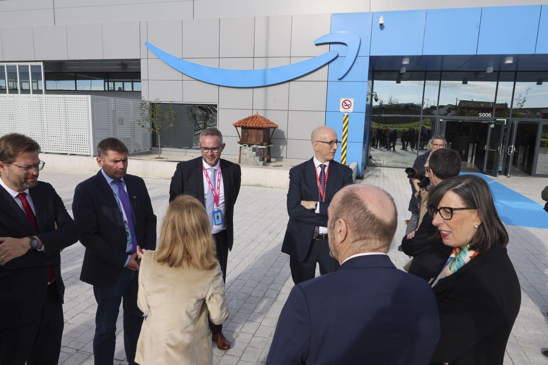 Inauguración oficial del centro logístico Amazon en Siero