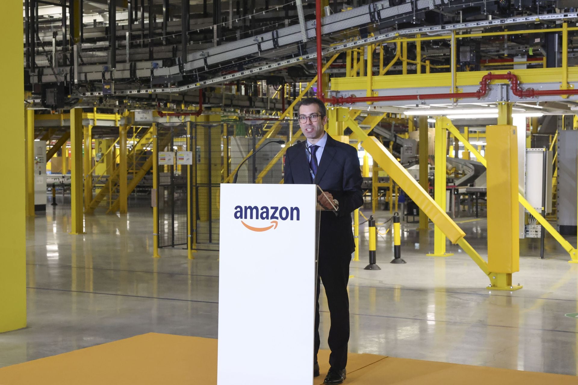 Inauguración oficial del centro logístico Amazon en Siero