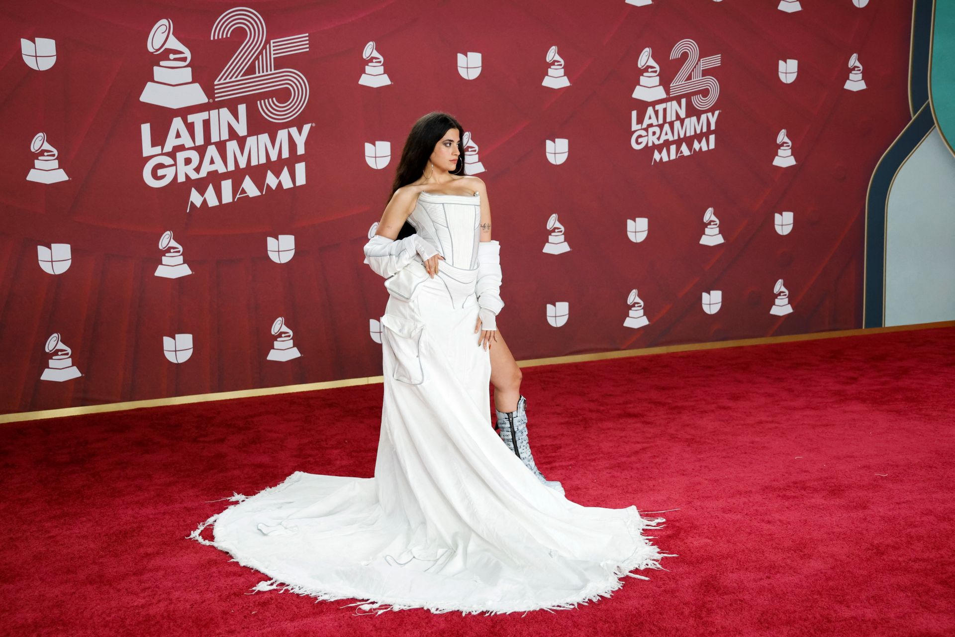 Música y mucho estilo: las mejores imágenes de los Grammy Latinos 2024
