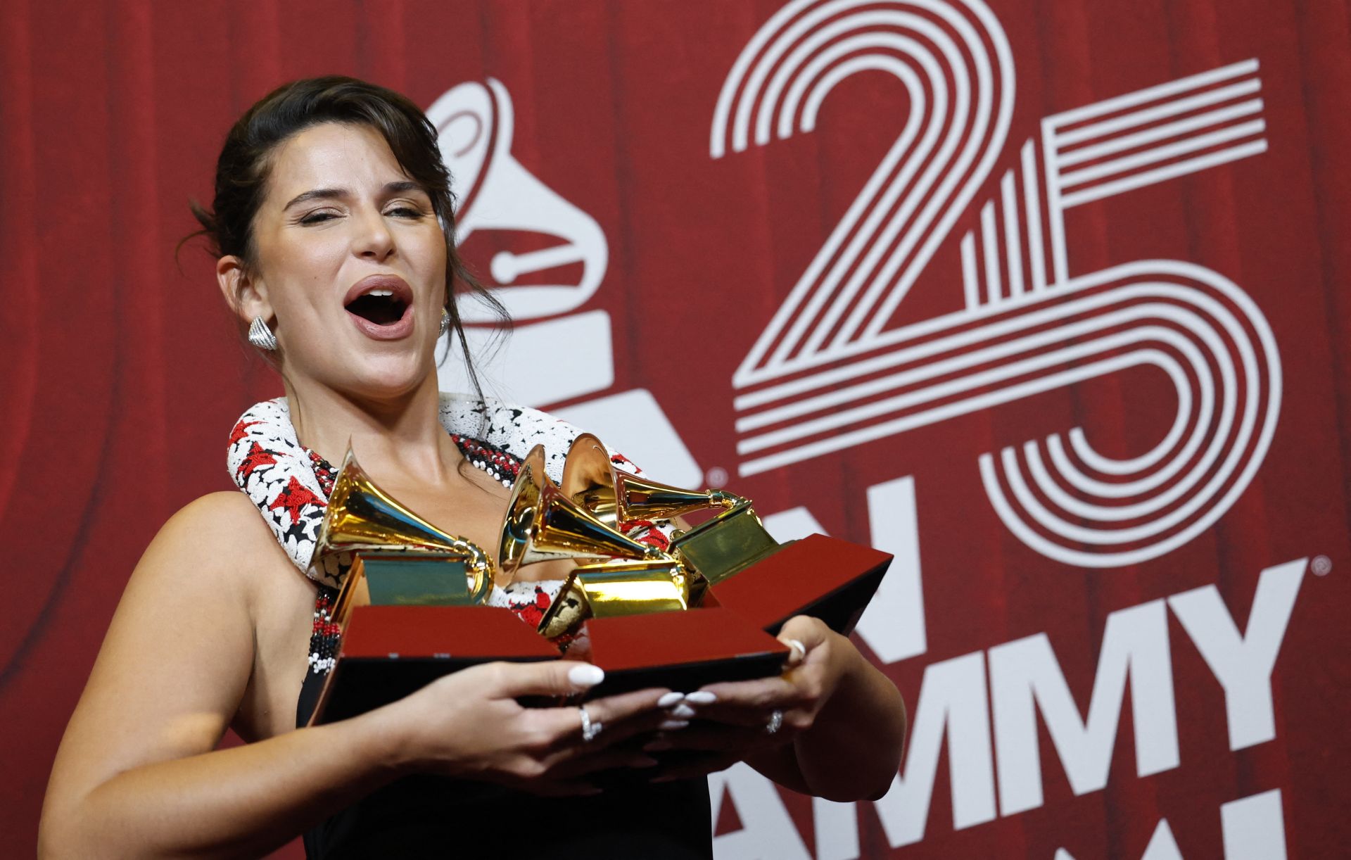 Música y mucho estilo: las mejores imágenes de los Grammy Latinos 2024