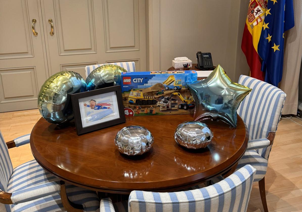 El regalo que le han hecho en el ministerio a Óscar Puente por su cumpleaños