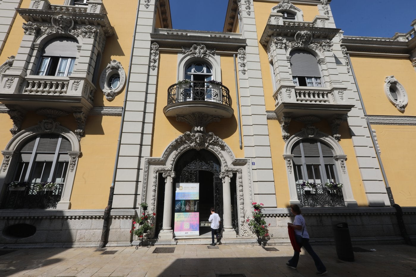 Fachada del Palacio de Balsera, sede actual del Consevatorio Julián Orbón.