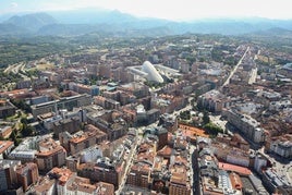 Vista aérea de Oviedo, que suma ya 224.966 vecinos según los últimos datos del servicio municipal de Estadística.