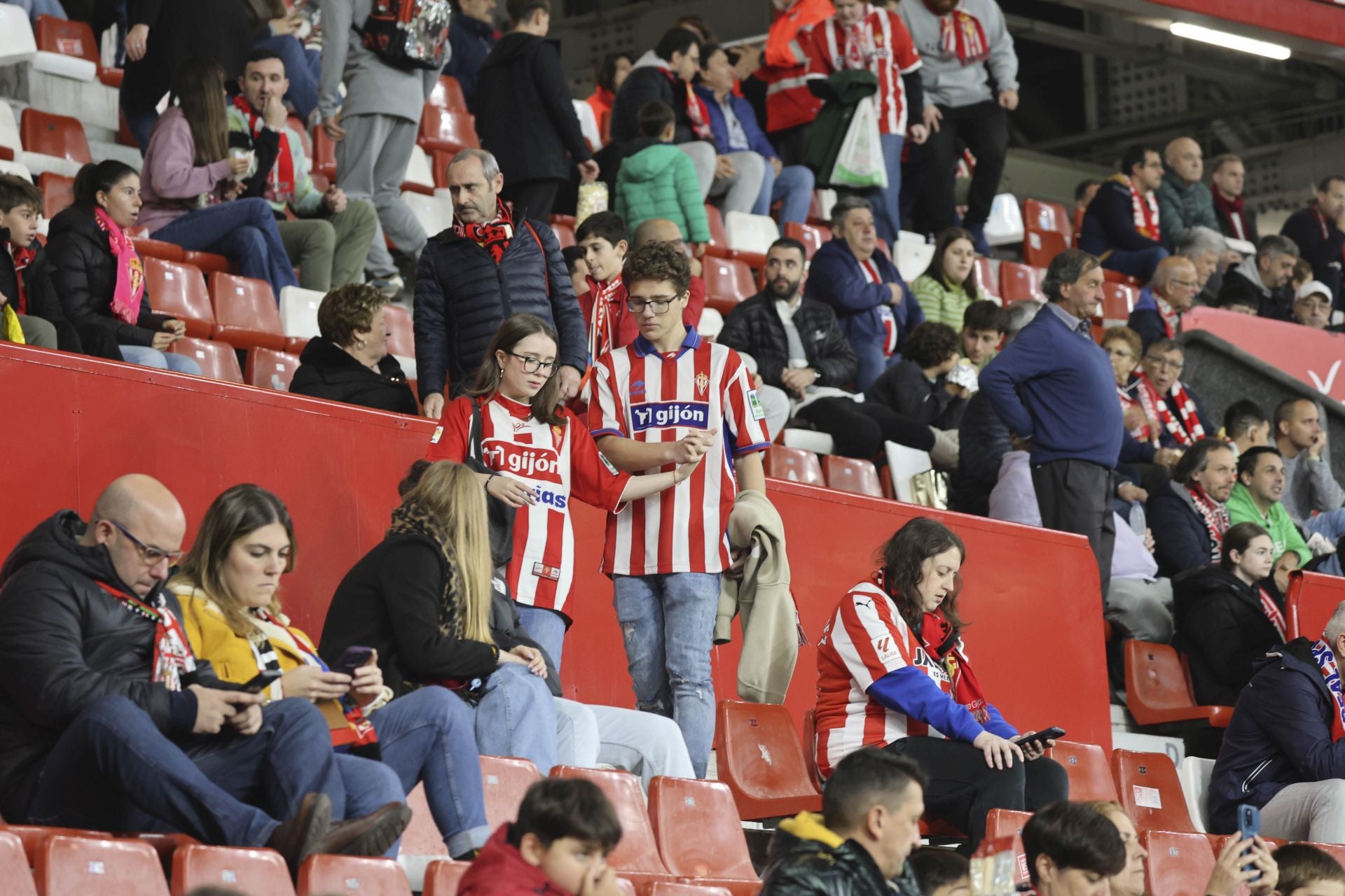 ¿Estuviste en el Sporting de Gijón - Granada? ¡Búscate!