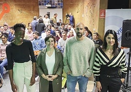 Aauri Bokesa, Patricia García, Gonzalo Colsa y Sonia Rallo, ayer, en el Talud de la Ería.