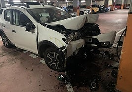 El conductor tuvo que ser excarcelado del vehículo.