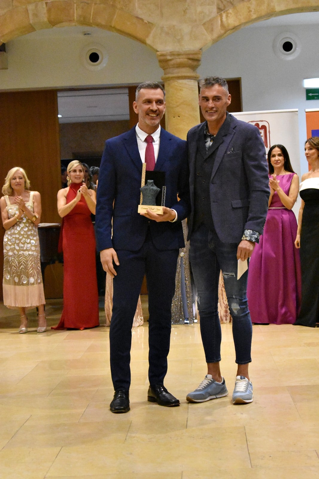 Tineo corona a las mejores bellezas senior de España