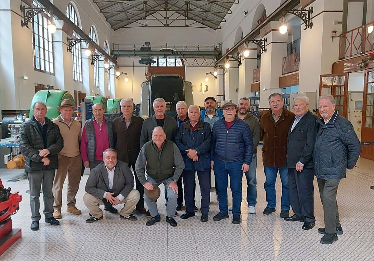 Miembros de la sociedad gastronómica La Andecha, en Somiedo