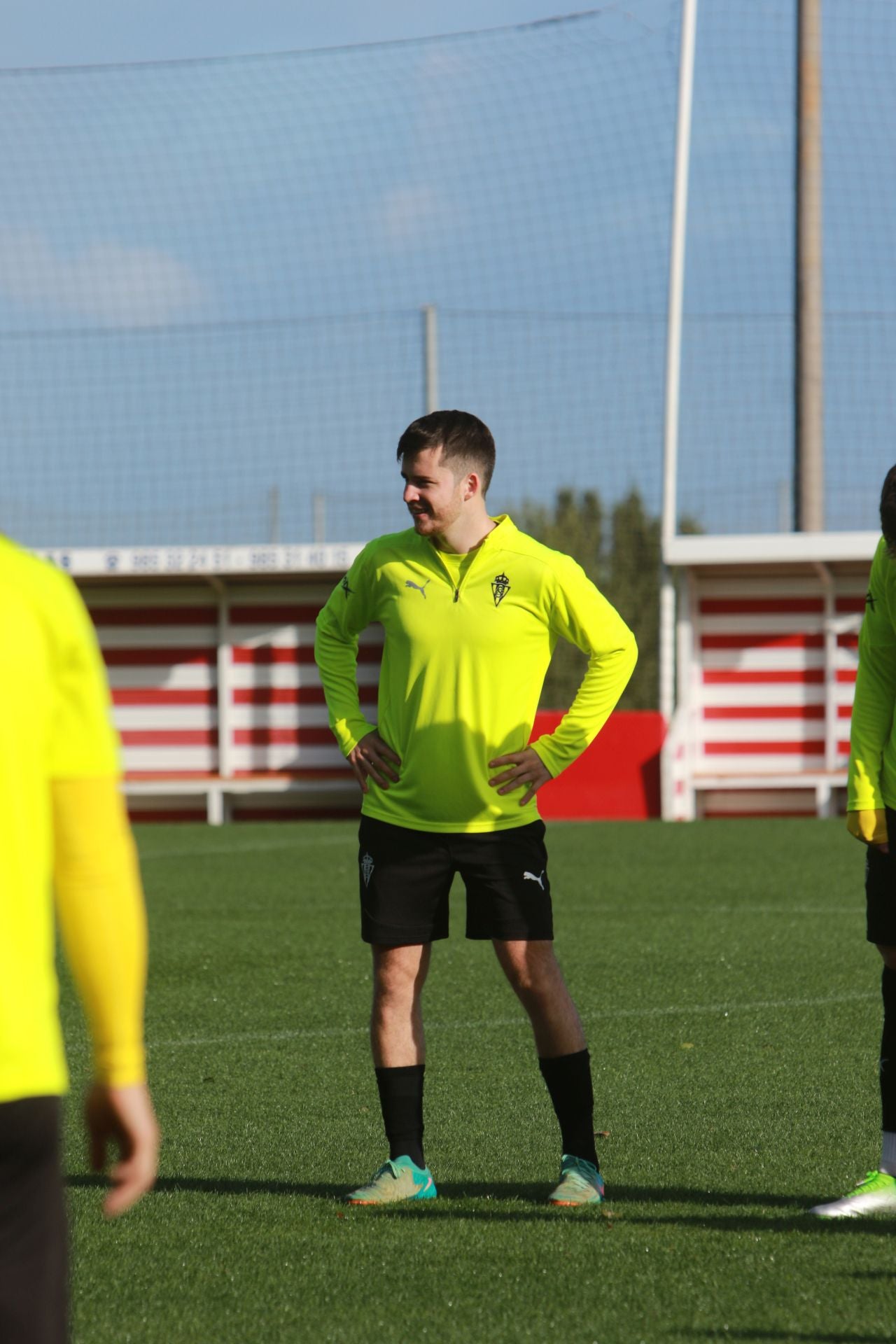 El Sporting se entrena en Mareo con la vista puesta en Riazor