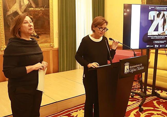 Goretti Avello, directora general de Igualdad, y Carmen Moriyón presentaron la campaña del 25N.