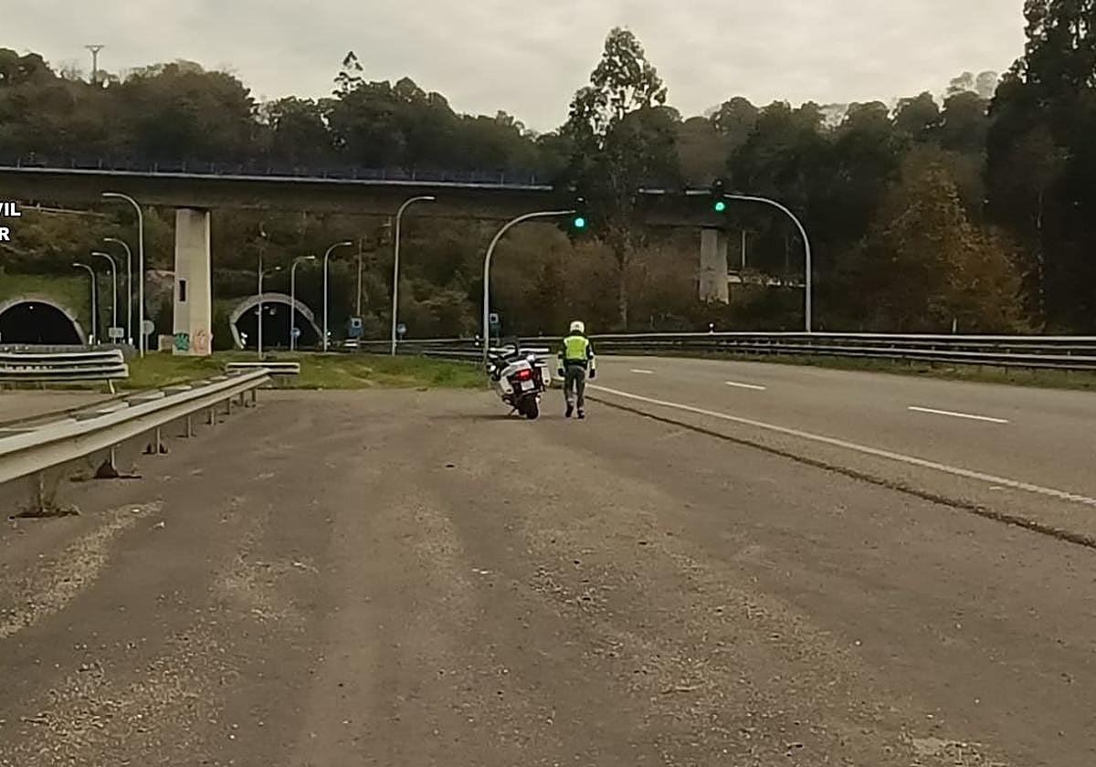 Conduce varios kilómetros borracho, drogado y en sentido contrario por la autovía Minera