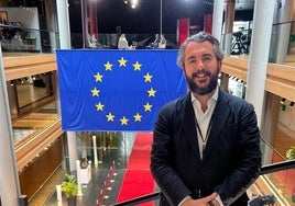 Ángel Álvarez en la sede del Parlamento en Estrasburgo.