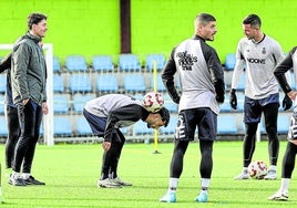 Desde la izquierda Miguel Méndez, Nico Fernández, Alarcón, Kevin Bautista y Natalio, el viernes en La Toba.