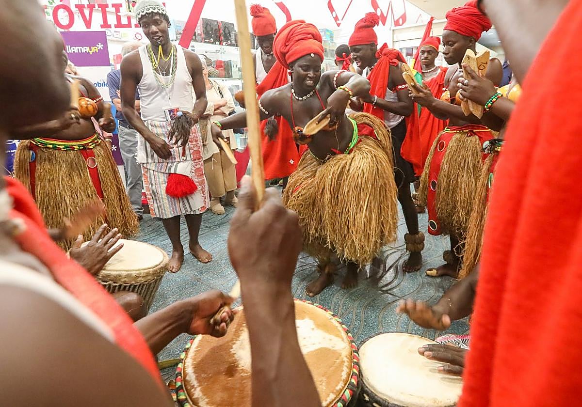 Grupos de todo el mundo han acudido a Avilés durante cuarenta y tres años del festival folclórico.