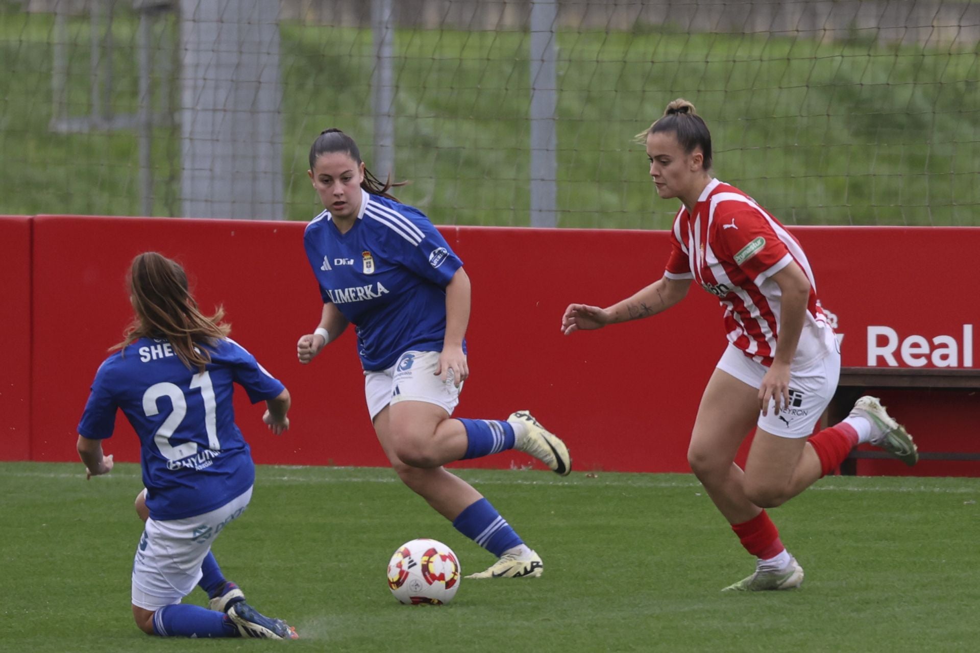 Las mejores imágenes del derbi femenino: Sporting de Gijón 2 - 0 Real Oviedo