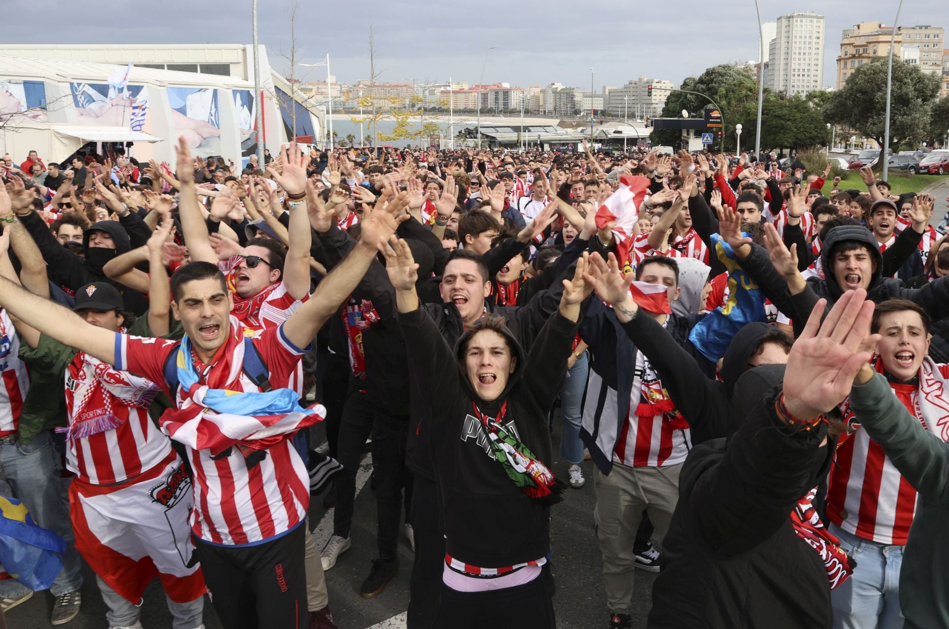 ¿Estuviste en Riazor animando al Sporting? ¡Búscate!