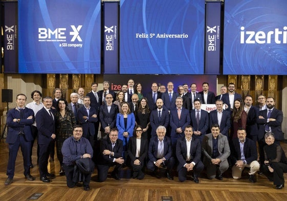 Directivos y representantes institucionales asistentes al acto del Palacio de la Bolsa de Madrid.