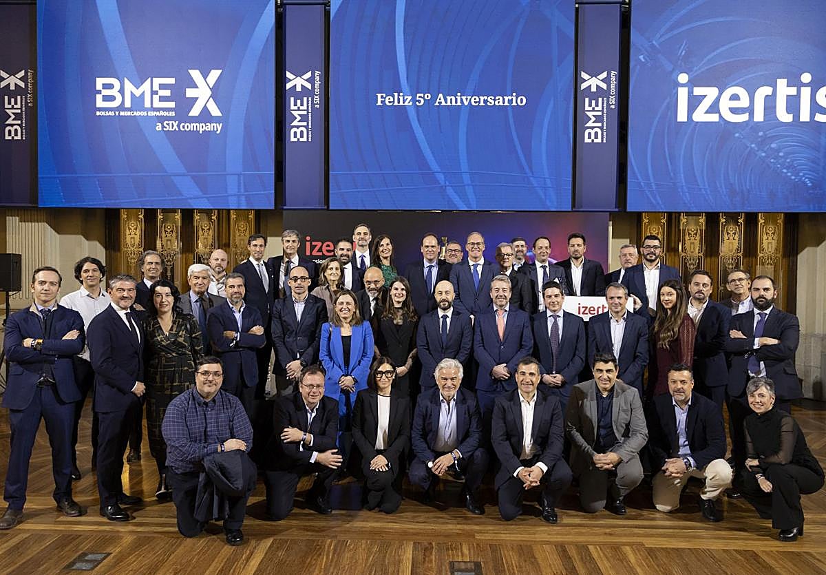 Directivos y representantes institucionales asistentes al acto del Palacio de la Bolsa de Madrid.