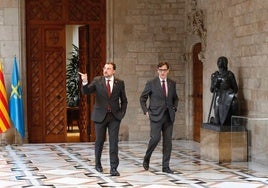 Adrián Barbón y Salvador Illa, en el Palau de la Generalitat catalana, donde ayer mantuvieron un encuentro.