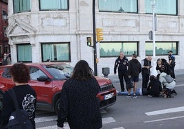 La Policía Local acudió al lugar del atropello y atendió rápidamente a la herida.