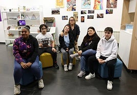 Los jóvenes presentaron ayer sus conclusiones a las ediles de Juventud e Igualdad de Avilés.