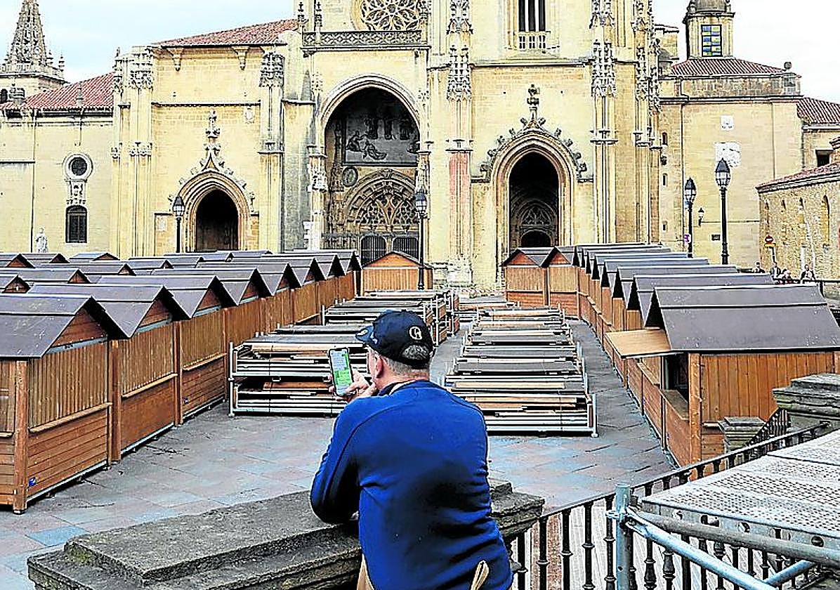 La plaza de la Catedral, sede del Mercado de Navidad de Oviedo.