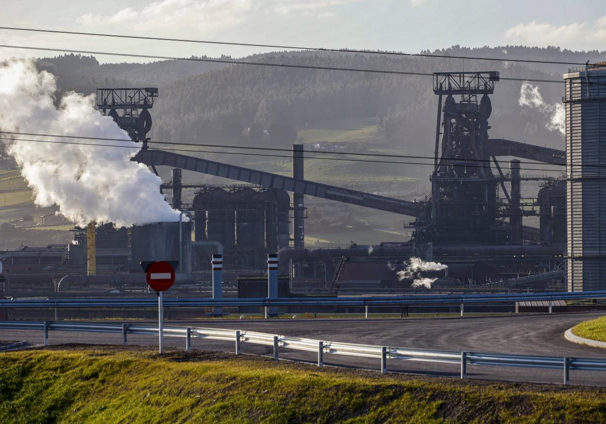 Los dos hornos altos de la factoría de Arcelor en Gijón son los únicos que quedan en España.
