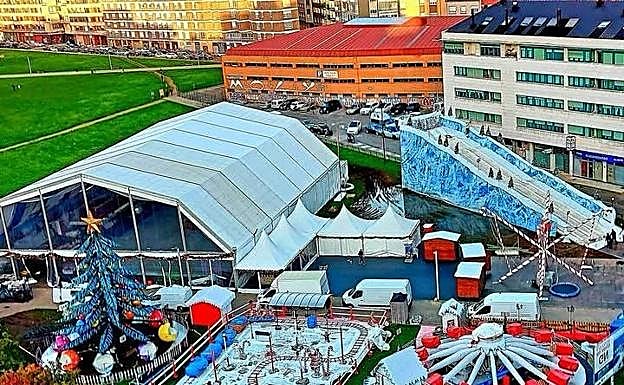 Atracciones y pista de hielo en el 'solarón'.