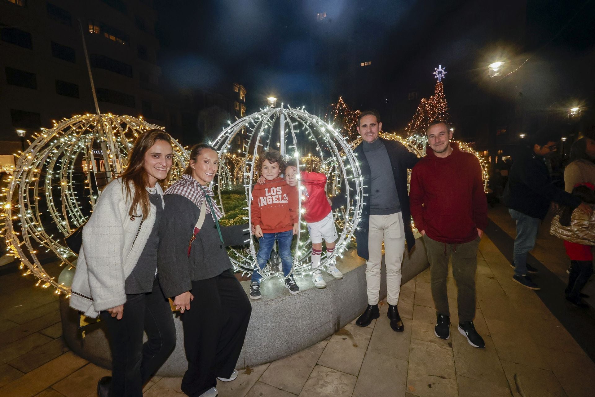 Gijón recibe la Navidad más luminosa