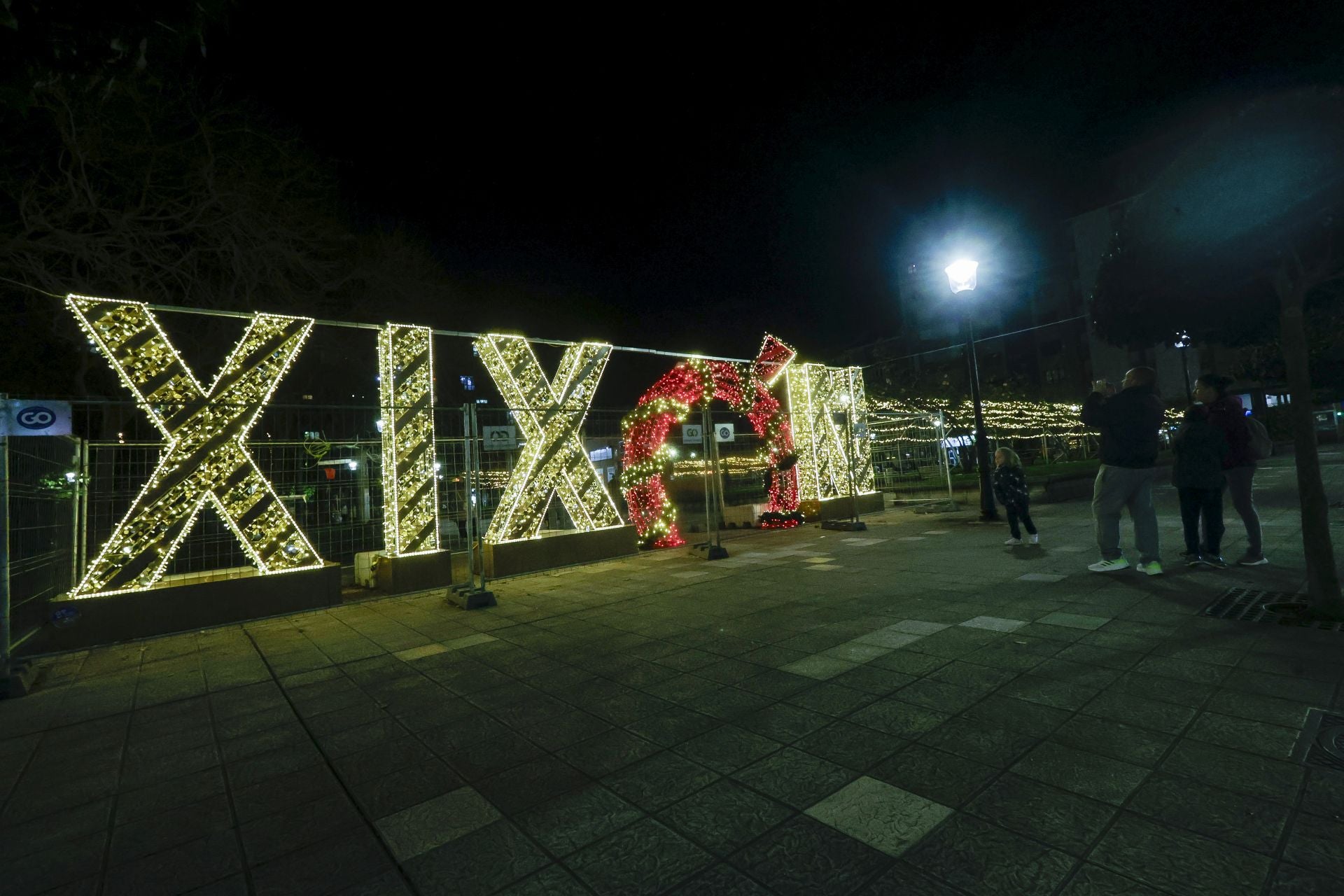 Gijón recibe la Navidad más luminosa