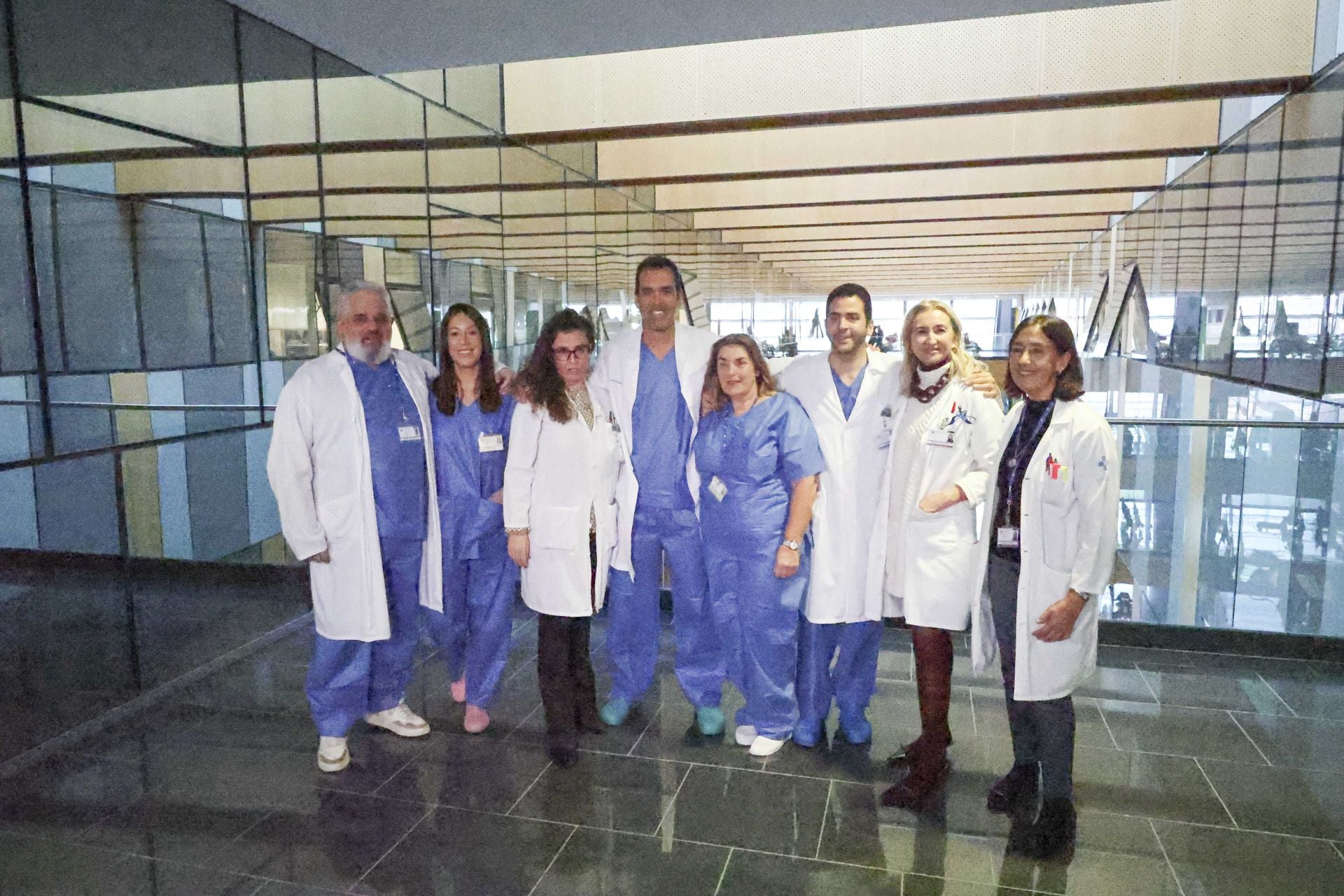 Una nueva técnica de biopsias por congelación de Asturias al mundo: las imágenes de la operación en el HUCA