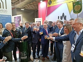 Oviedo brindaba este año en Fitur por la capitalidad gastronómica.