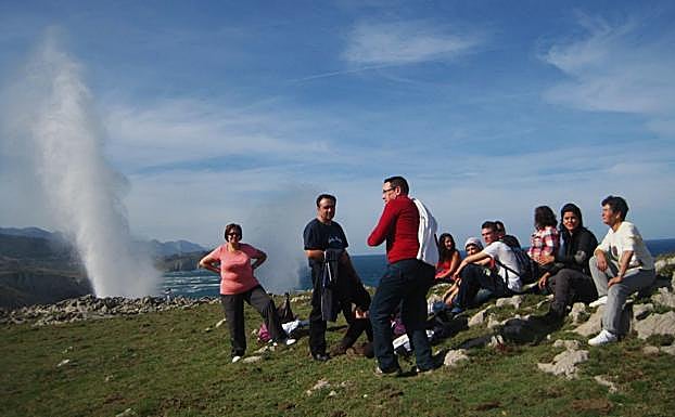 Foto de una visita al bufón de Santiuste llevada a cabo por Geolag