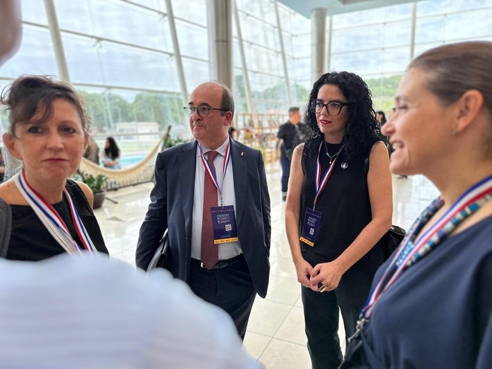 De izquierda a derecha, Ángeles Albert, directora general de Patrimonio Cultural y Bellas Artes del Ministerio de Cultura; Miquel Iceta, embajador de España en la UNESCO; Vanessa Gutiérrez, consejera de Cultura, Política Llingüística y Deporte, y María Agúndez, subdirectora general de Registros y Documentación del Patrimonio Histórico del Ministerio de Cultura.`