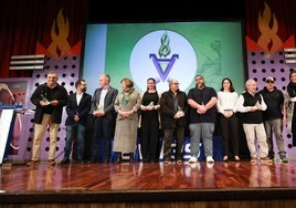 Foto de familia de todos los premiados en la Gala del Deporte de Avilés celebrada ayer en la Casa de Cultura.