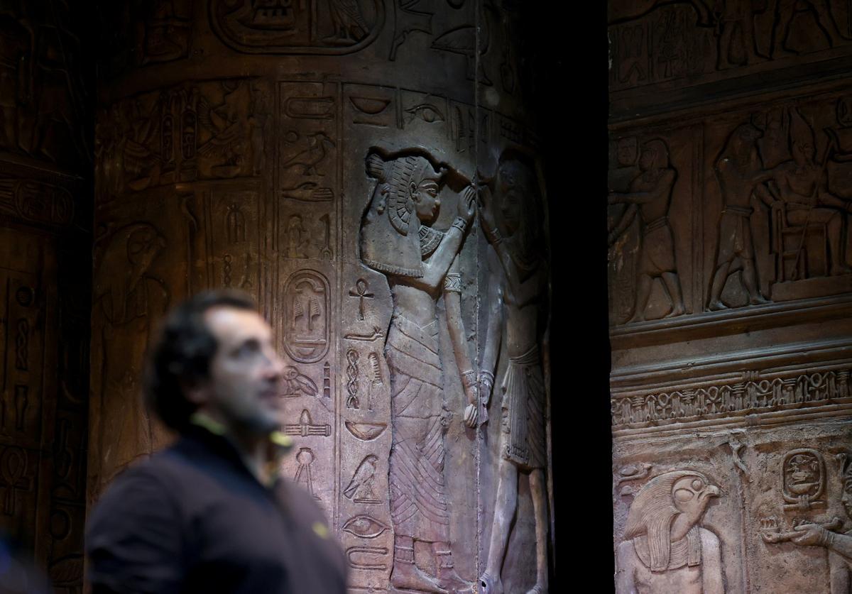 La escenografía de 'Aida', que estos días está en Oviedo, conduce al Antiguo Egipto.