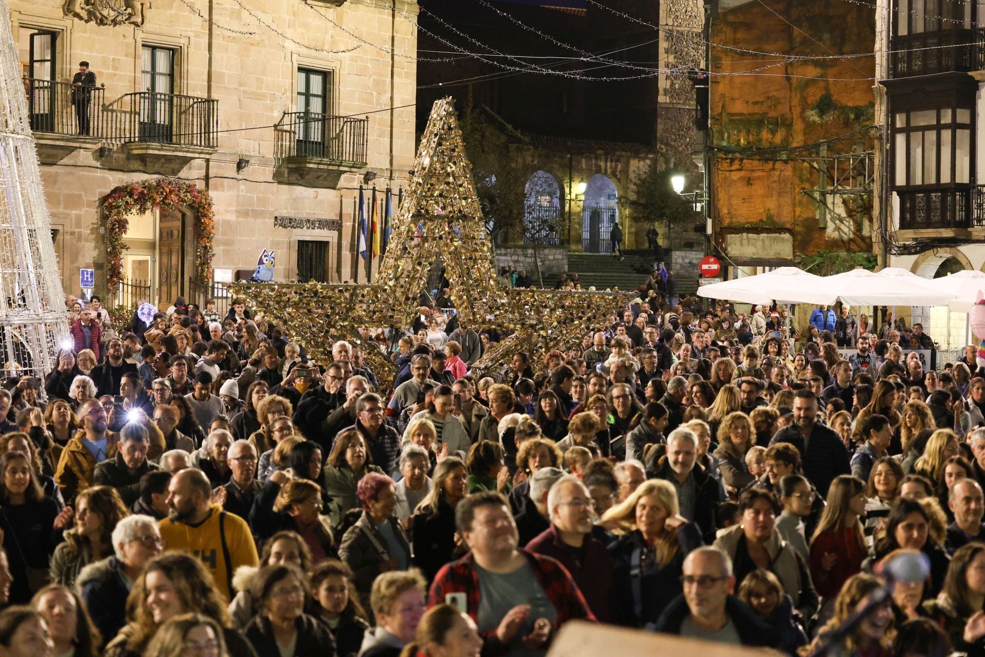 Las luces de Navidad de Avilés, en imágenes