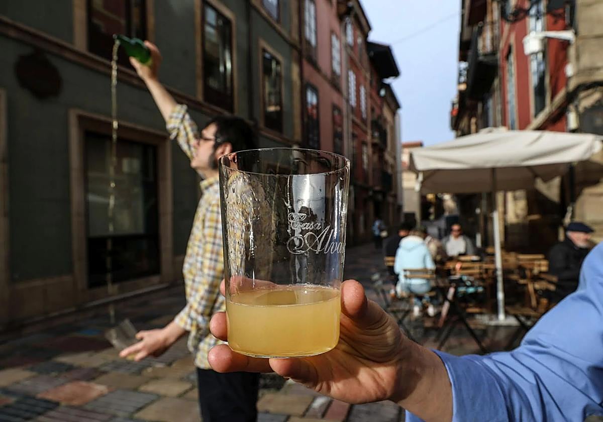 Avilés celebró el reconocimiento a la cultura sidrera como Patrimonio Inmaterial de la Humanidad.