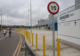 Instalaciones del súper centro logístico de Amazon en Bobes, Siero.