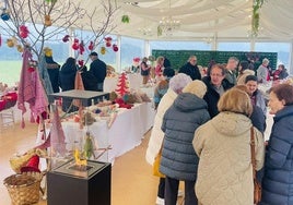 Mercadillo navideño organizado en Torazo.