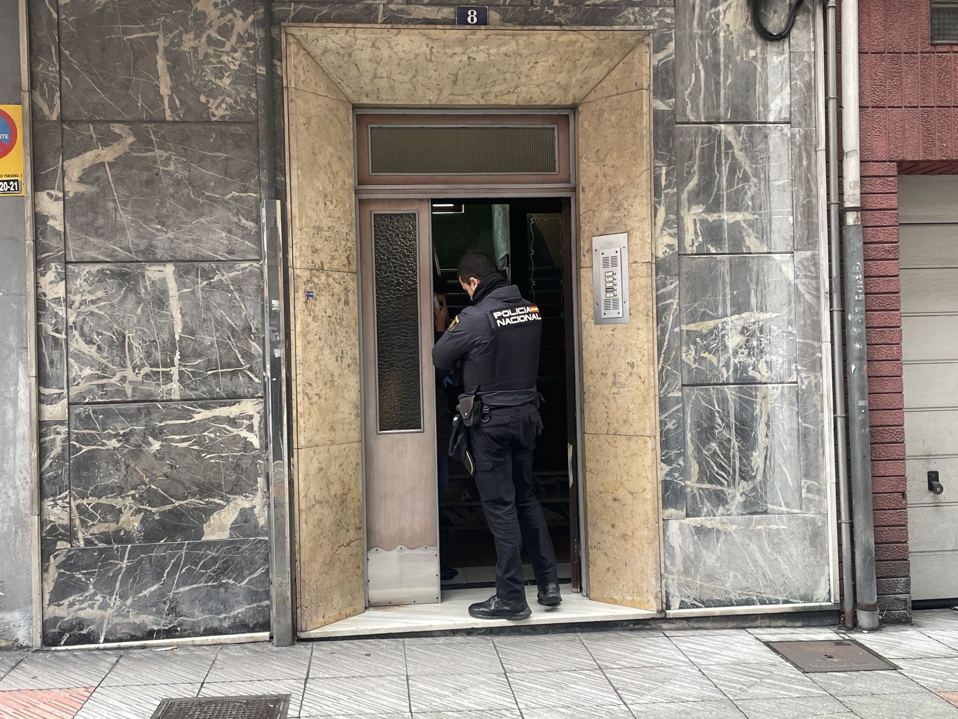 La Policía en el lugar de los hechos.