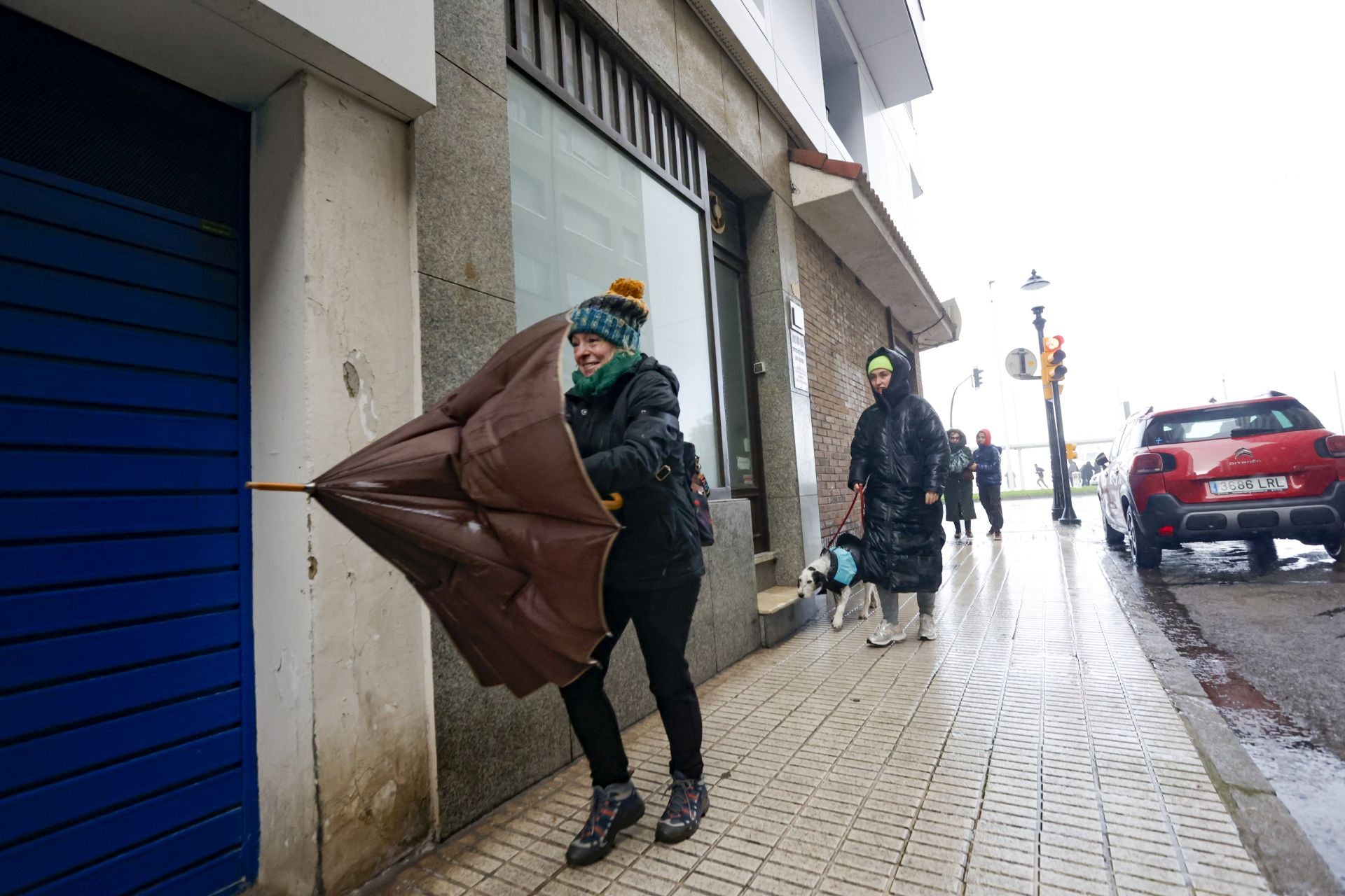 El primer temporal invernal en Asturias: nieve, fuerte viento y lluvia