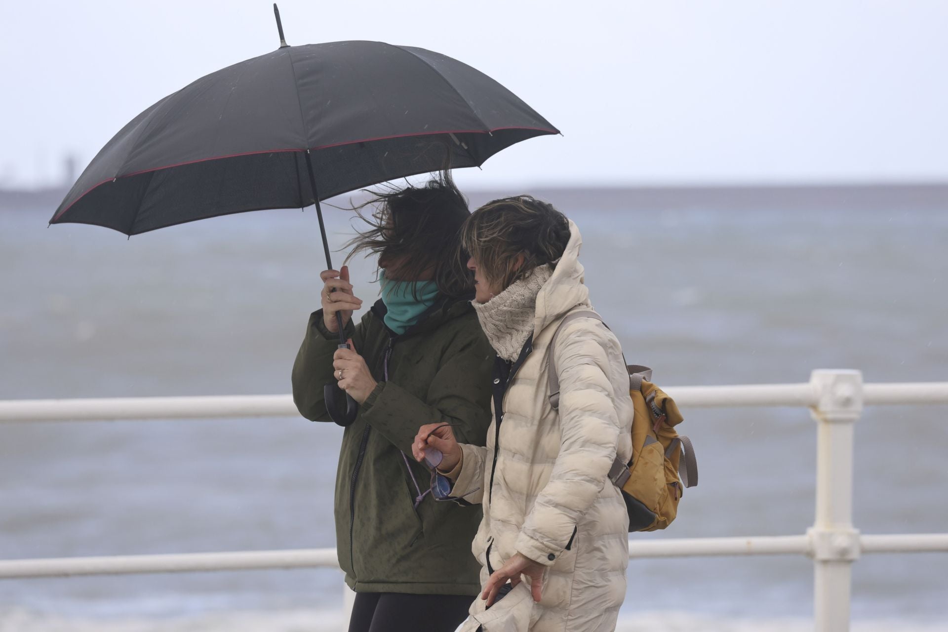 Nieve, lluvia y mucho frío en lo peor del temporal en Asturias